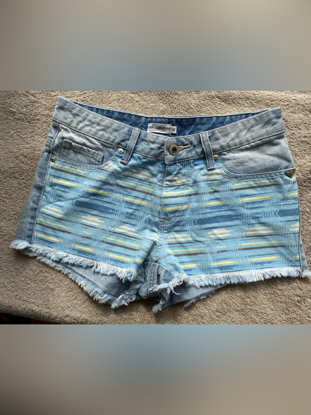 Roxy Aztec Tribal Print Distressed Denim Cutoff Shorts Blue Yellow Size M Boho